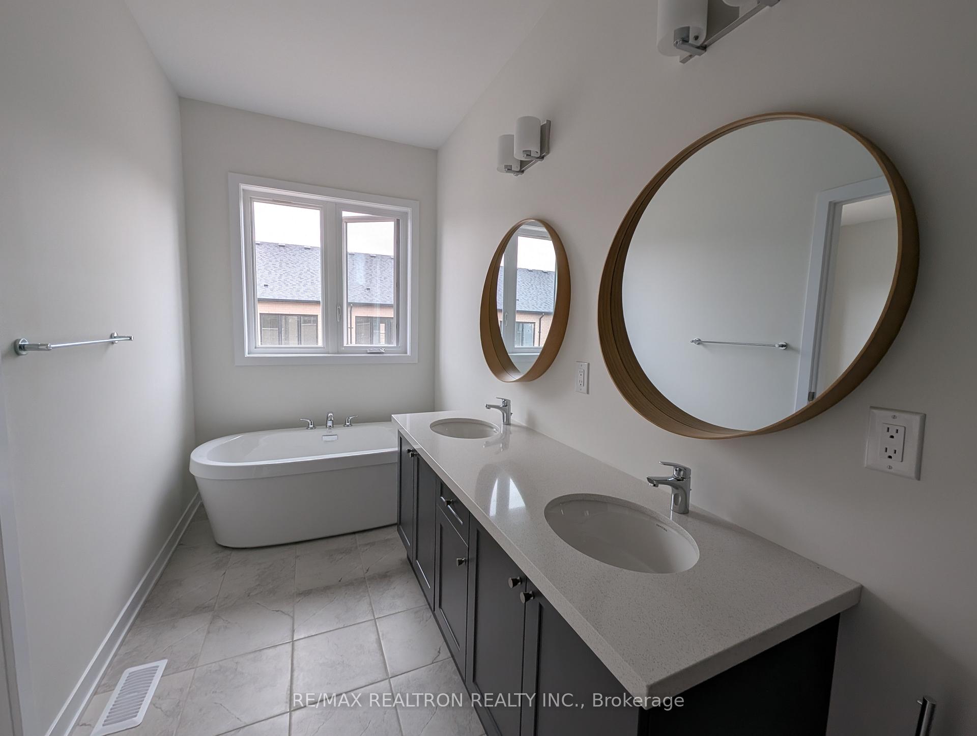 Photo 17 of 6 Harvey Bunker Crescent, Markham, Angus Glen — HOMEH