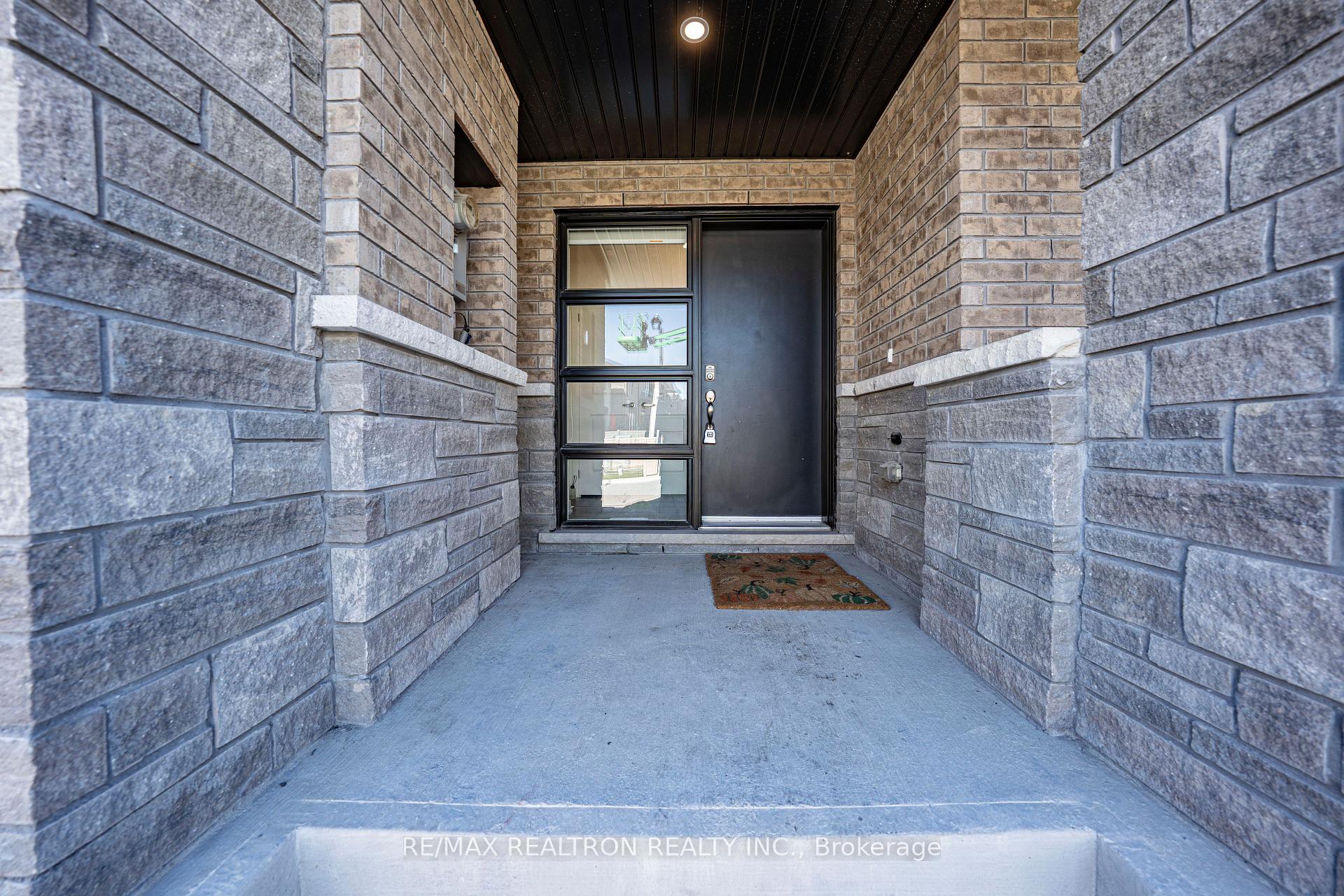 Photo 6 of 6 Harvey Bunker Crescent, Markham, Angus Glen — HOMEH