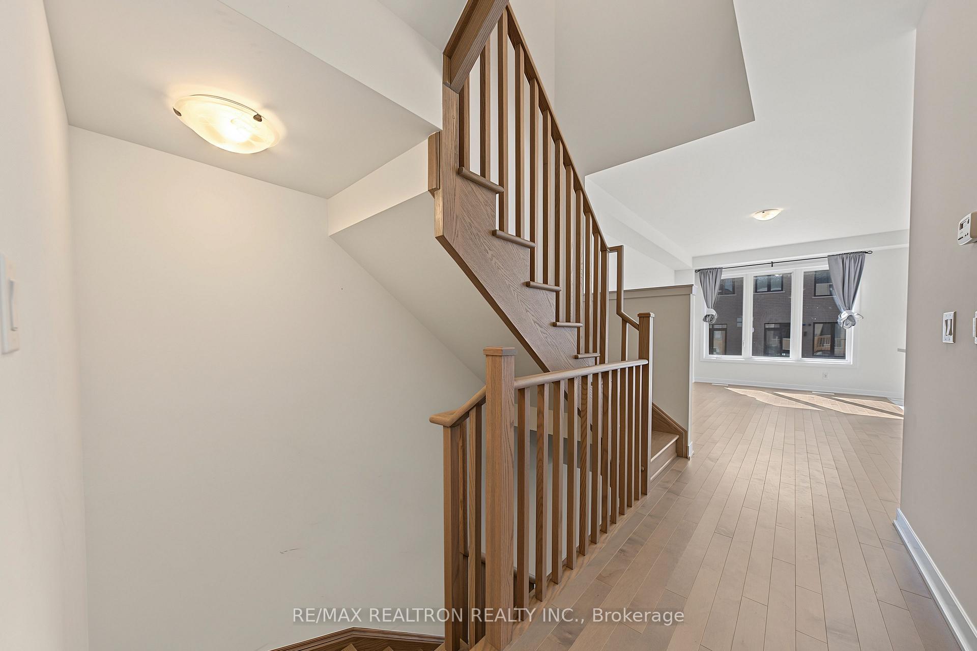 Photo 16 of 6 Harvey Bunker Crescent, Markham, Angus Glen — HOMEH