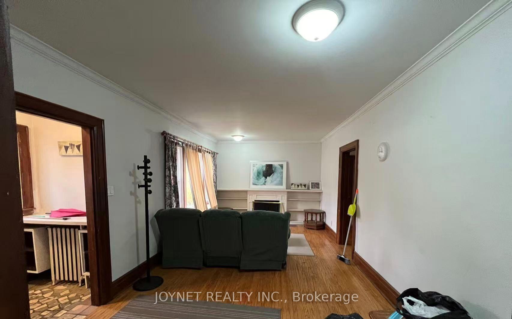Photo 2 of 68 Whitton Road, Hamilton, Westdale — HOMEH