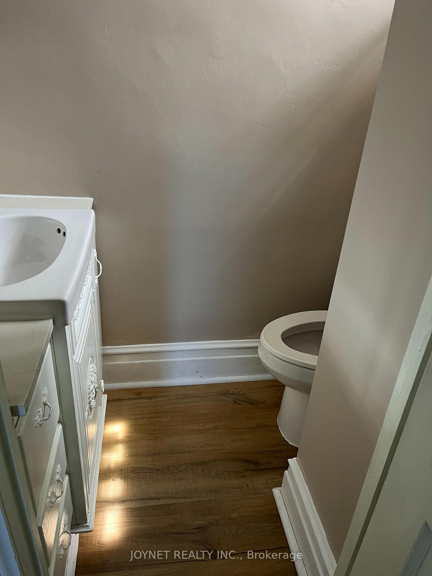 Photo 16 of 68 Whitton Road, Hamilton, Westdale — HOMEH