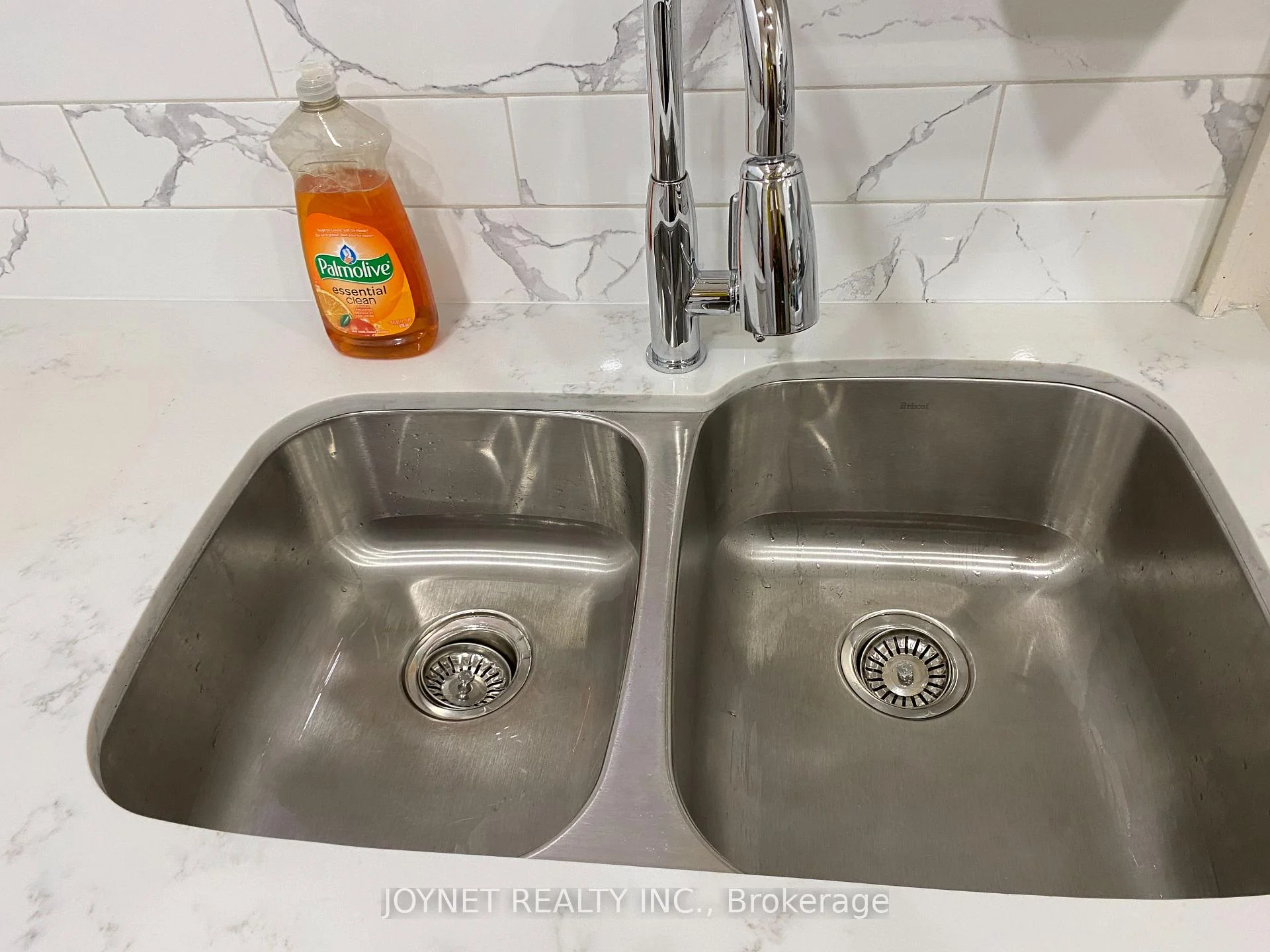 Photo 10 of 68 Whitton Road, Hamilton, Westdale — HOMEH