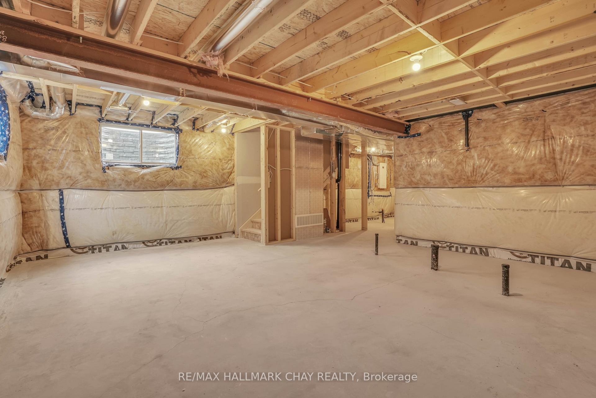 Photo 23 of 32 Strath Crescent, Springwater, Elmvale — HOMEH