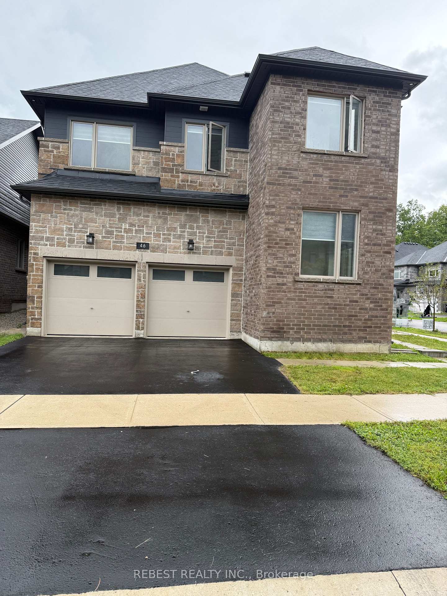 Photo 2 of 46 Franklin Trail, Barrie, Rural Barrie Southwest — HOMEH