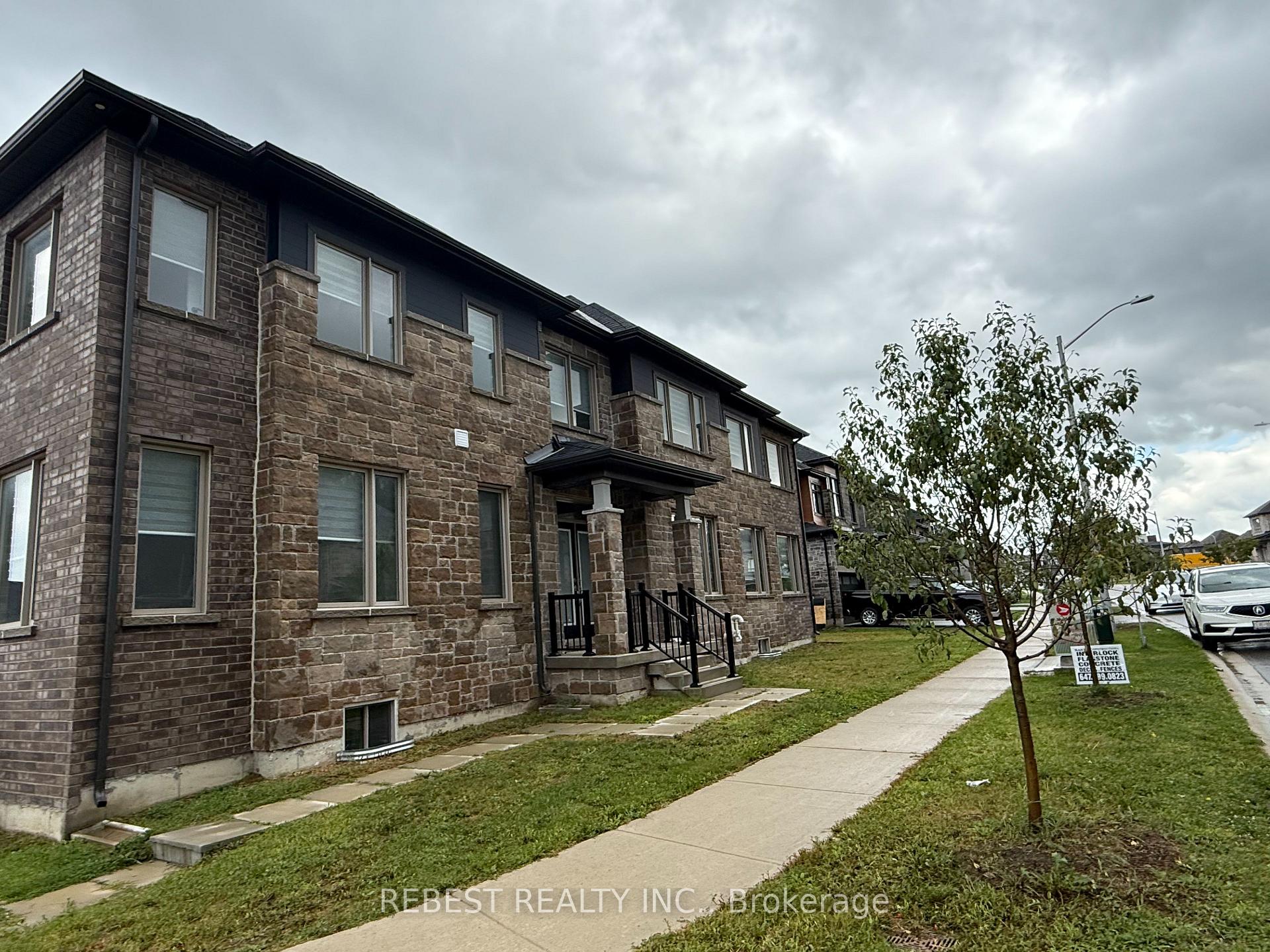 Photo 3 of 46 Franklin Trail, Barrie, Rural Barrie Southwest — HOMEH