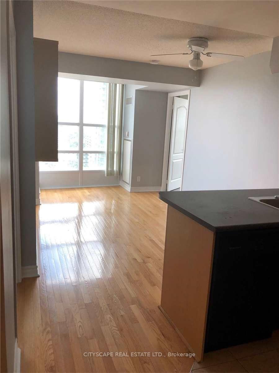 Photo 3 of Unit 1502, 33 Elm Drive, Mississauga, City Centre — HOMEH