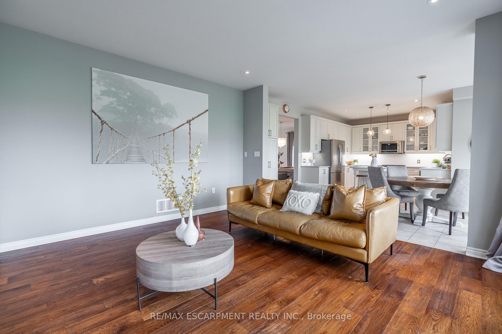Photo 4 of 51 Showcase Drive, Hamilton, Stoney Creek — HOMEH