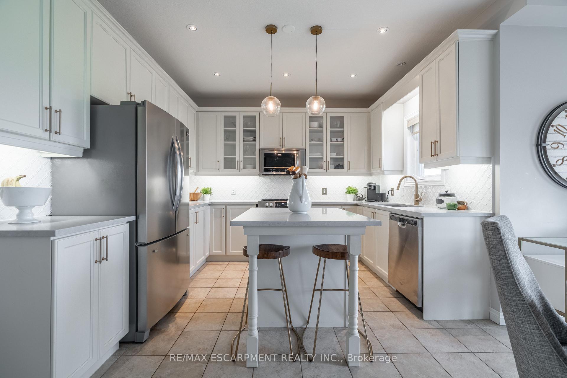 Photo 7 of 51 Showcase Drive, Hamilton, Stoney Creek — HOMEH