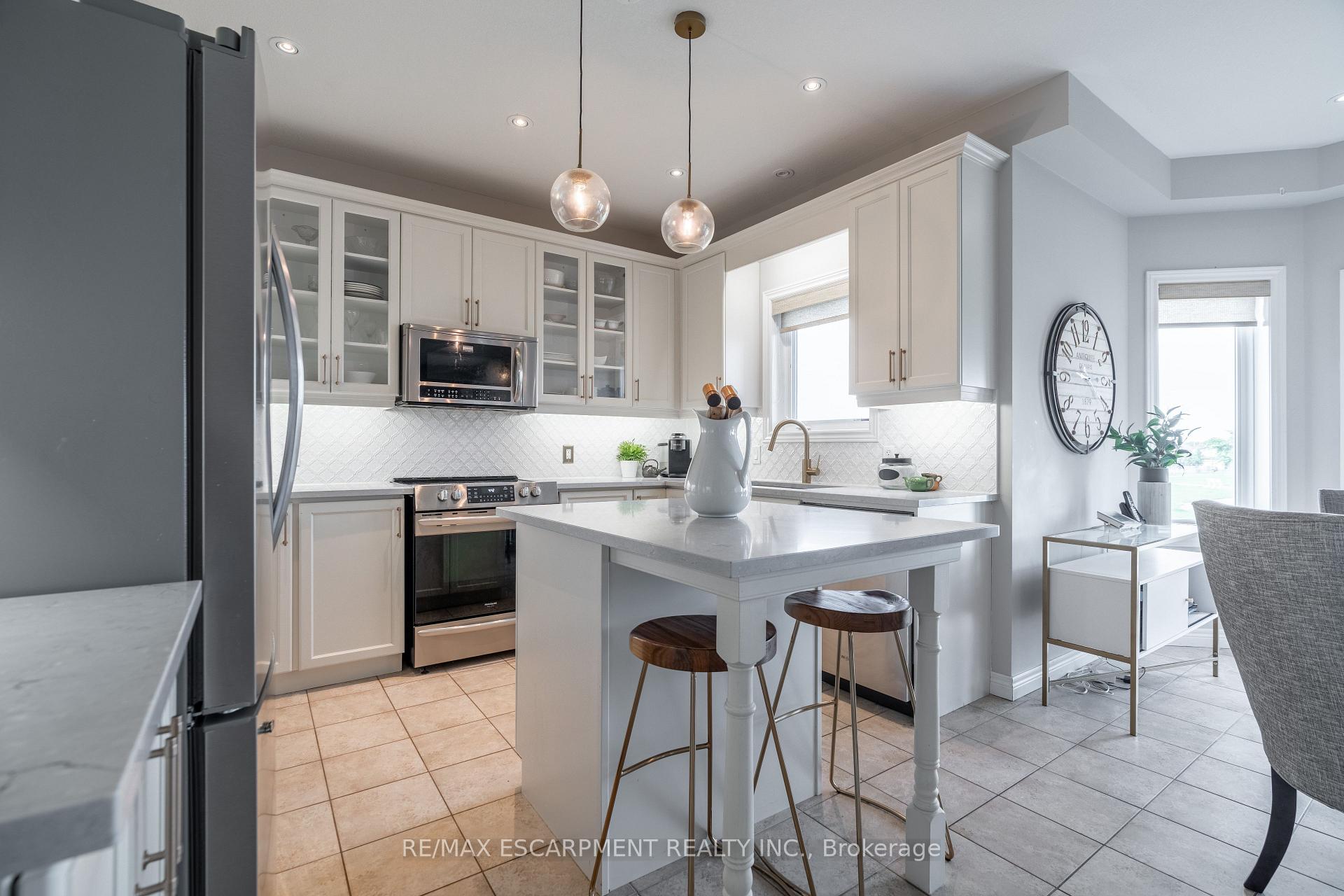 Photo 8 of 51 Showcase Drive, Hamilton, Stoney Creek — HOMEH
