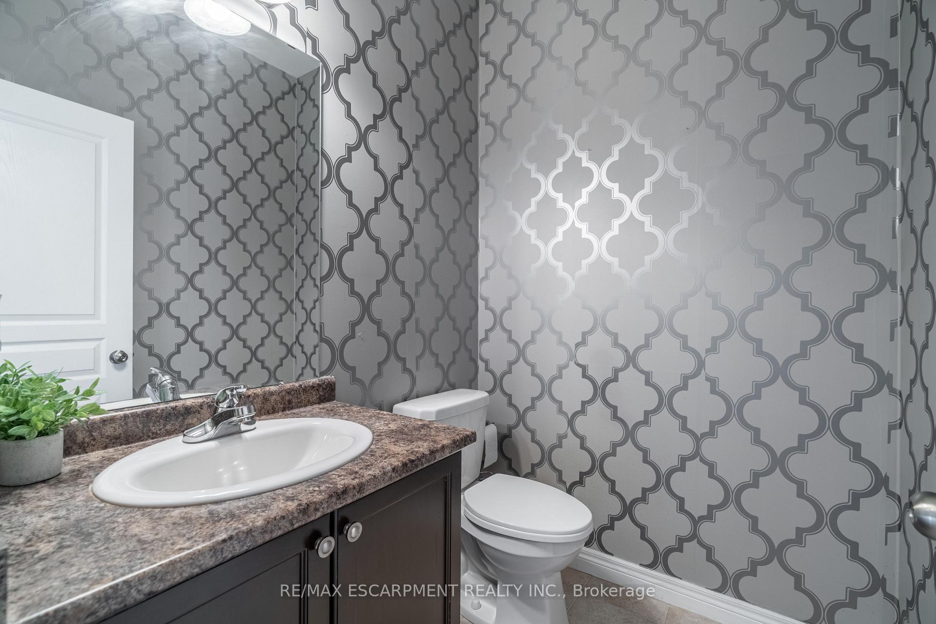 Photo 12 of 51 Showcase Drive, Hamilton, Stoney Creek — HOMEH