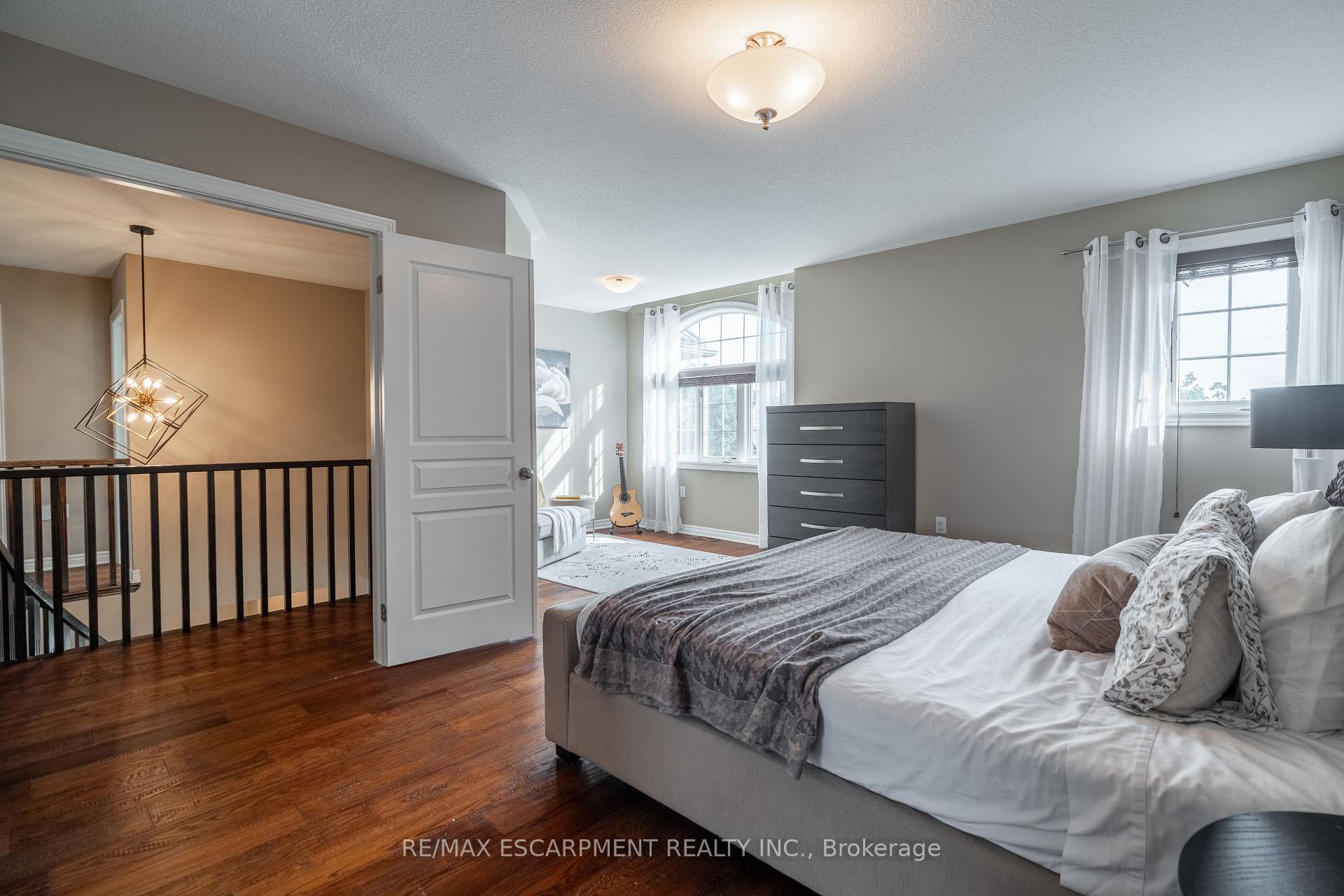 Photo 15 of 51 Showcase Drive, Hamilton, Stoney Creek — HOMEH