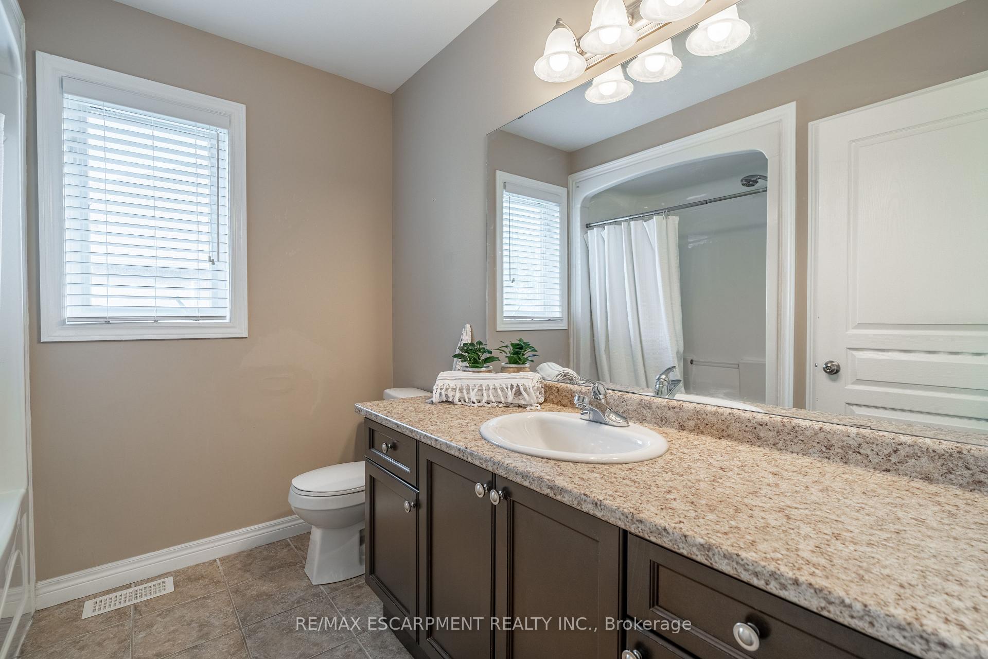 Photo 22 of 51 Showcase Drive, Hamilton, Stoney Creek — HOMEH