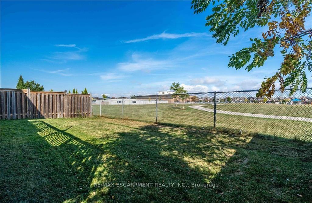 Photo 29 of 51 Showcase Drive, Hamilton, Stoney Creek — HOMEH