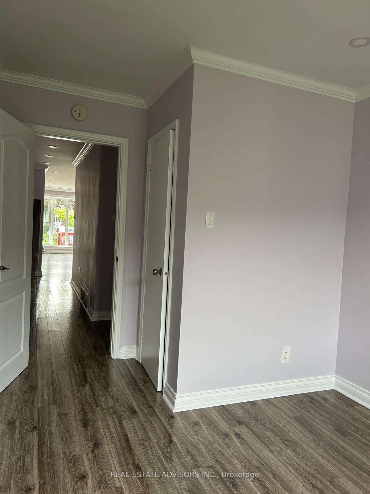 Photo 9 of 46 Huddleston Court, Scarborough, Clairlea-Birchmount — HOMEH