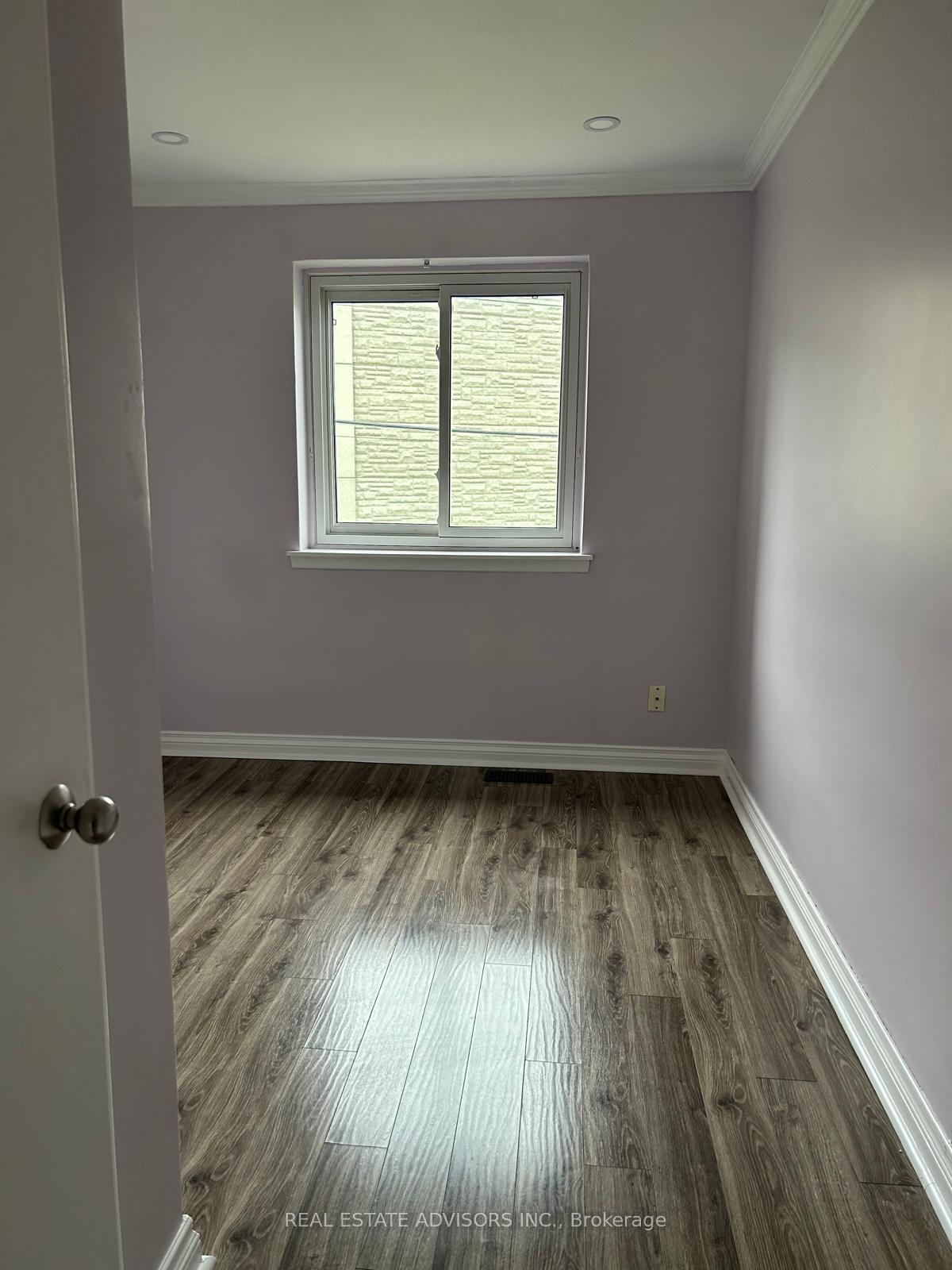 Photo 10 of 46 Huddleston Court, Scarborough, Clairlea-Birchmount — HOMEH