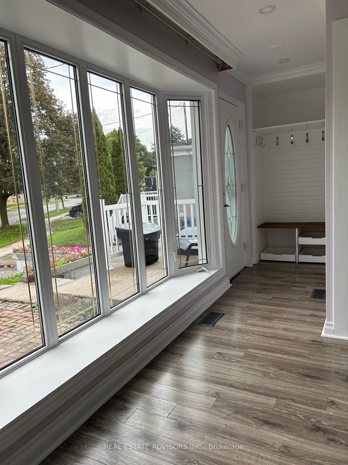Photo 11 of 46 Huddleston Court, Scarborough, Clairlea-Birchmount — HOMEH