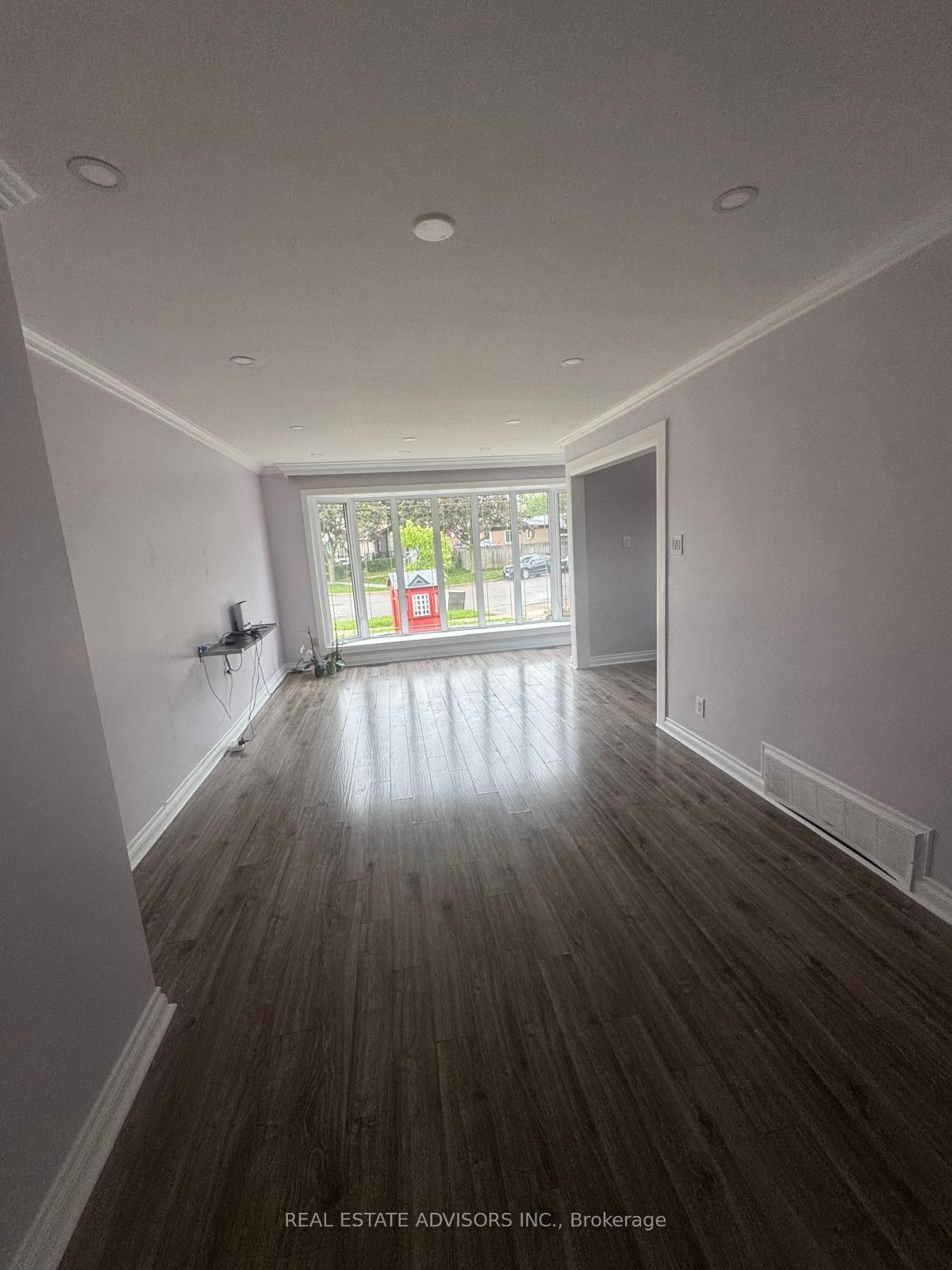 Photo 14 of 46 Huddleston Court, Scarborough, Clairlea-Birchmount — HOMEH