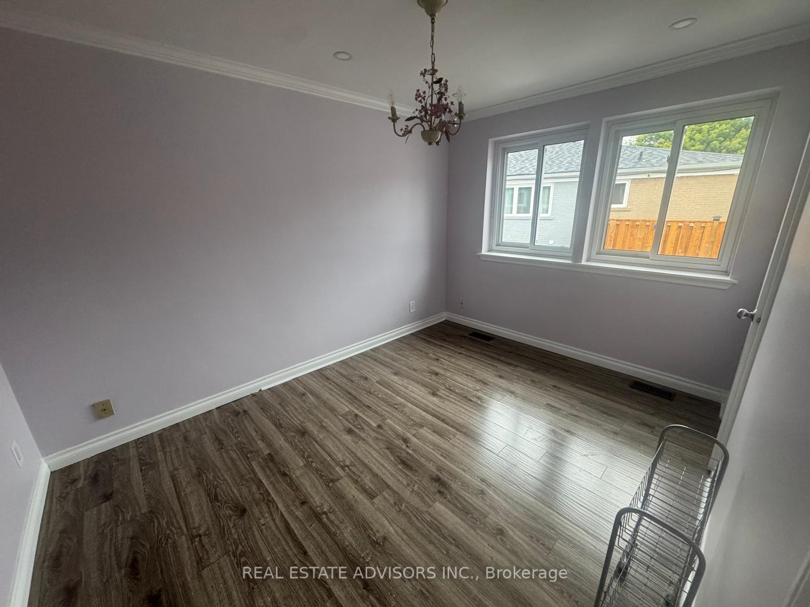 Photo 16 of 46 Huddleston Court, Scarborough, Clairlea-Birchmount — HOMEH