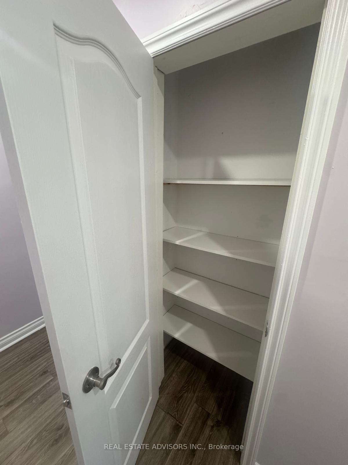 Photo 17 of 46 Huddleston Court, Scarborough, Clairlea-Birchmount — HOMEH