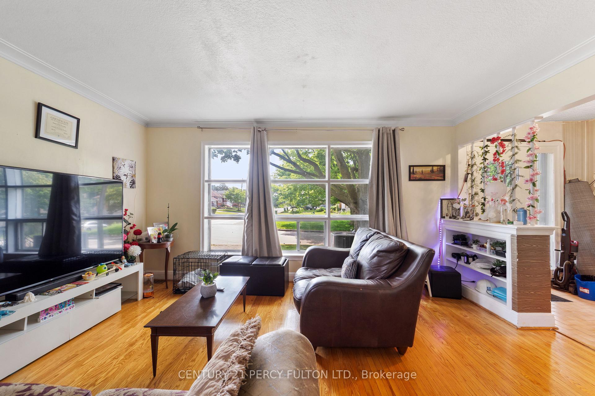 Photo 5 of 10 Belmore Avenue, Scarborough, Wexford-Maryvale — HOMEH