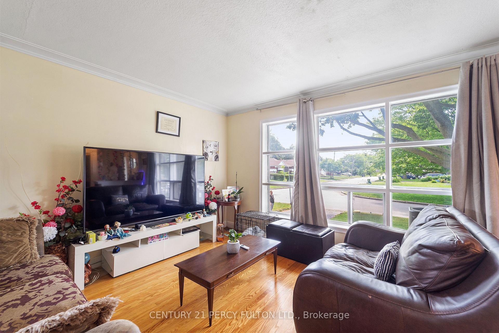 Photo 7 of 10 Belmore Avenue, Scarborough, Wexford-Maryvale — HOMEH