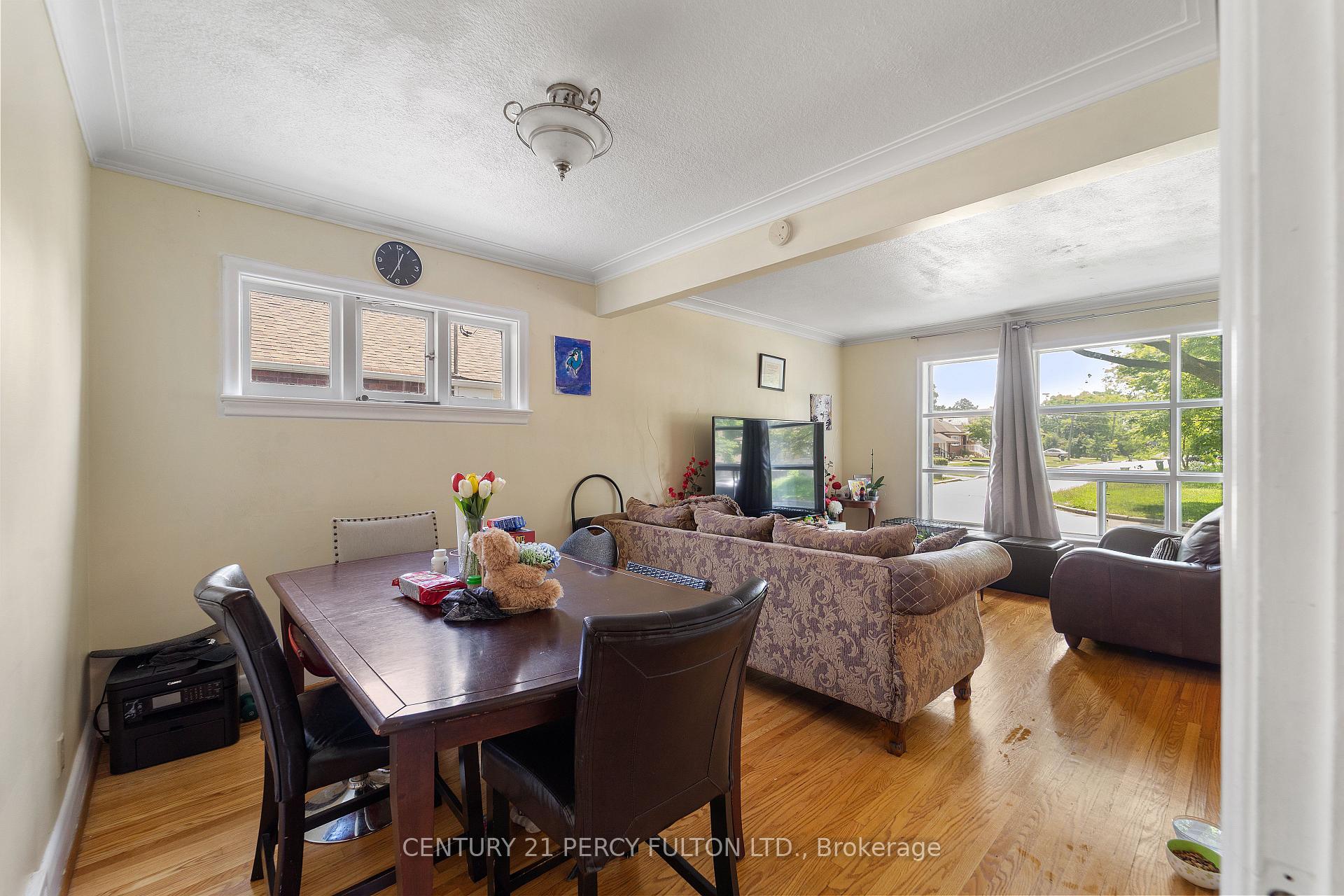 Photo 8 of 10 Belmore Avenue, Scarborough, Wexford-Maryvale — HOMEH