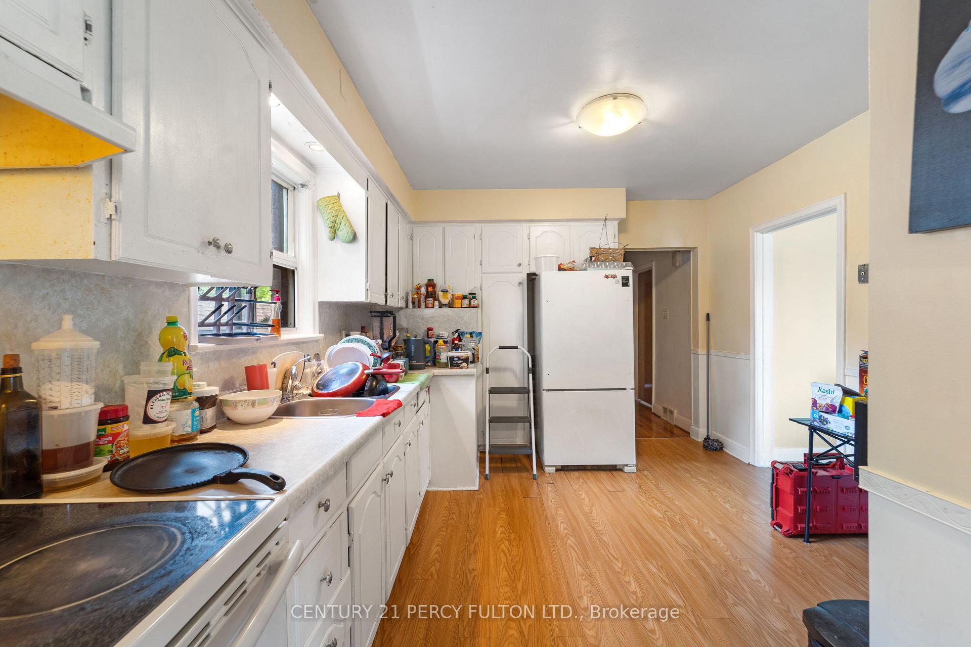 Photo 10 of 10 Belmore Avenue, Scarborough, Wexford-Maryvale — HOMEH