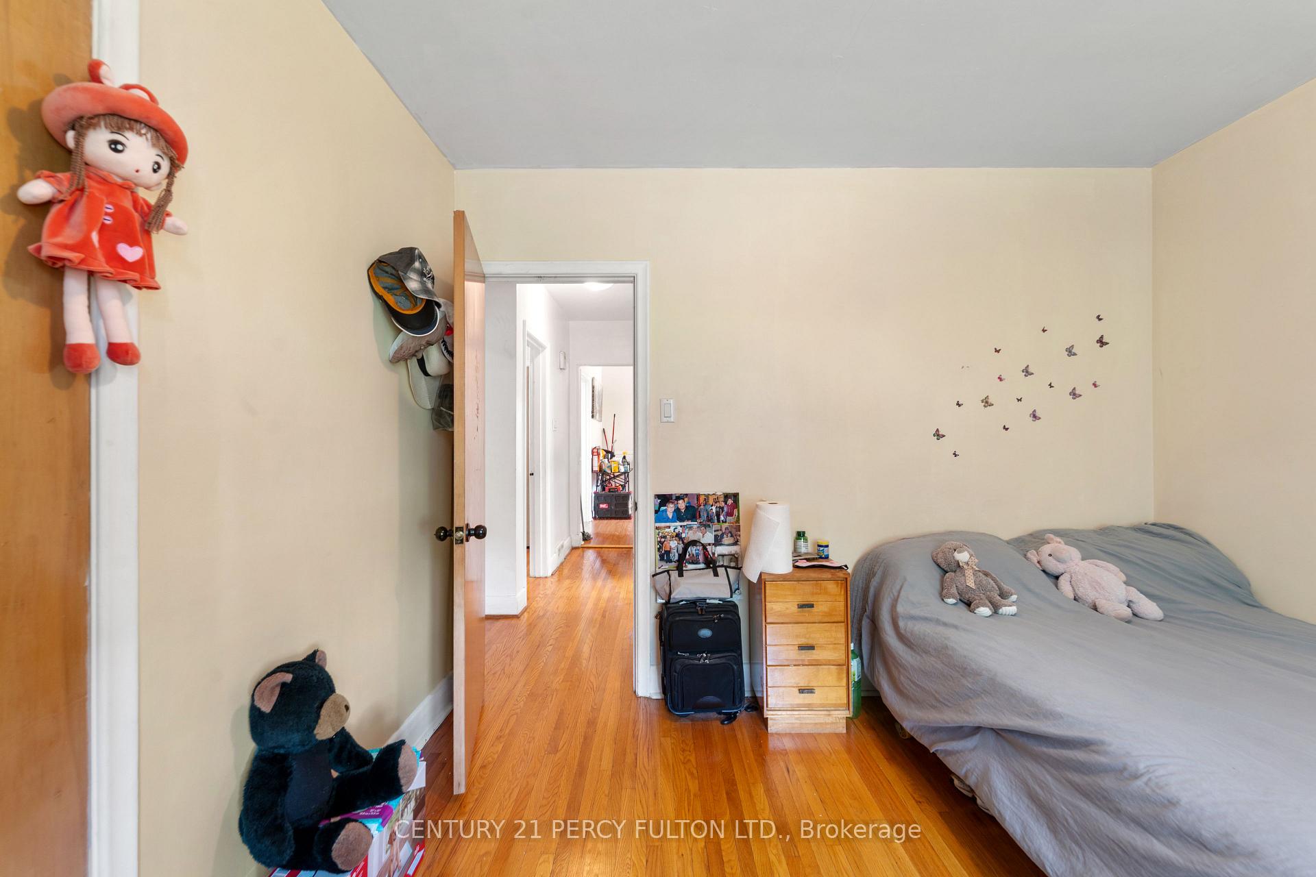 Photo 14 of 10 Belmore Avenue, Scarborough, Wexford-Maryvale — HOMEH
