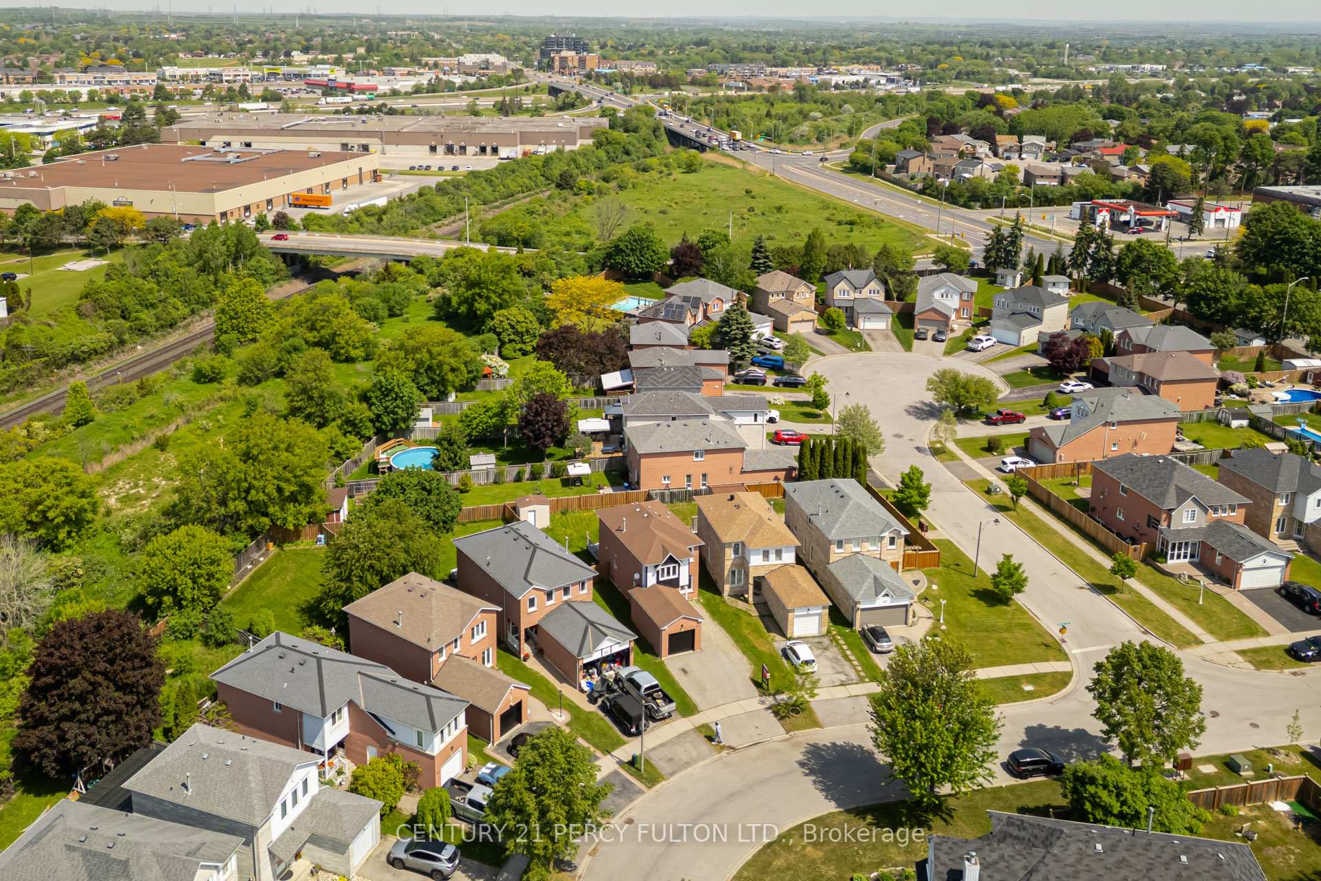 Photo 1 of 611 Atwood Crescent, Pickering, West Shore — HOMEH