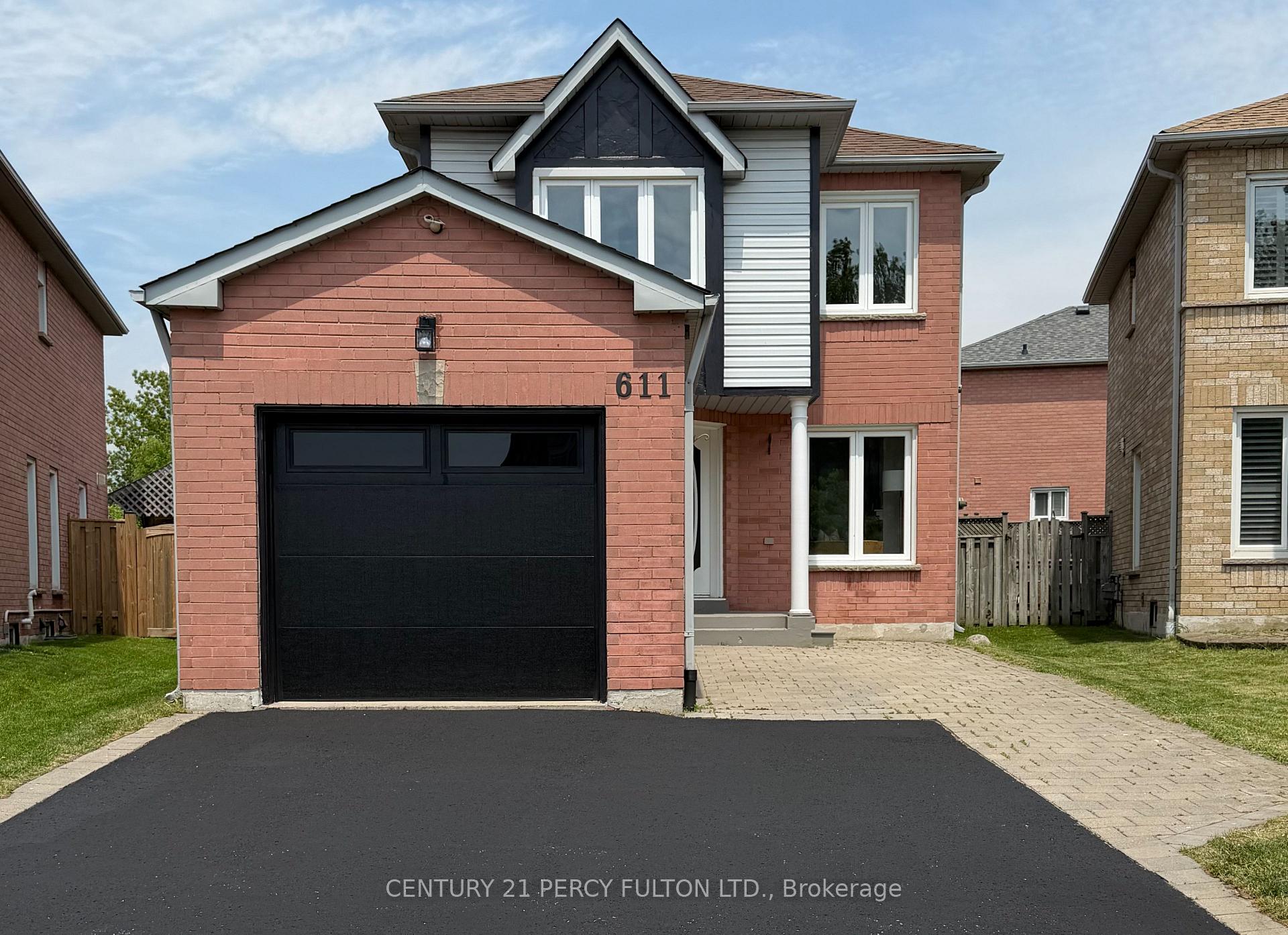 Photo 3 of 611 Atwood Crescent, Pickering, West Shore — HOMEH