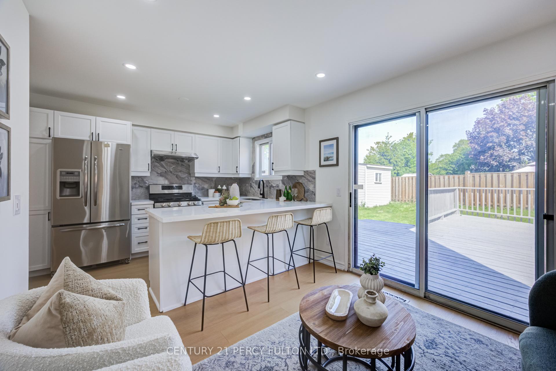 Photo 18 of 611 Atwood Crescent, Pickering, West Shore — HOMEH