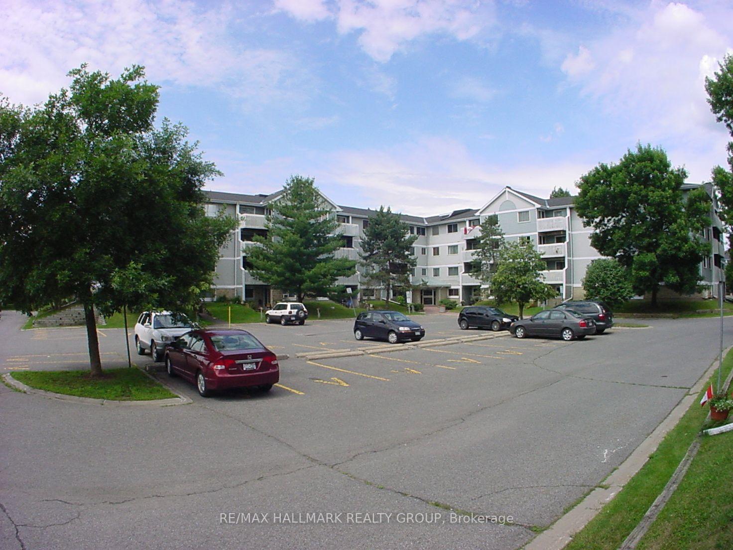 Photo 2 of Unit 403, 214 Viewmount Drive, Ottawa, Borden Farm/Stewart Farm/Carleton Heights/Parkwood Hills — HOMEH