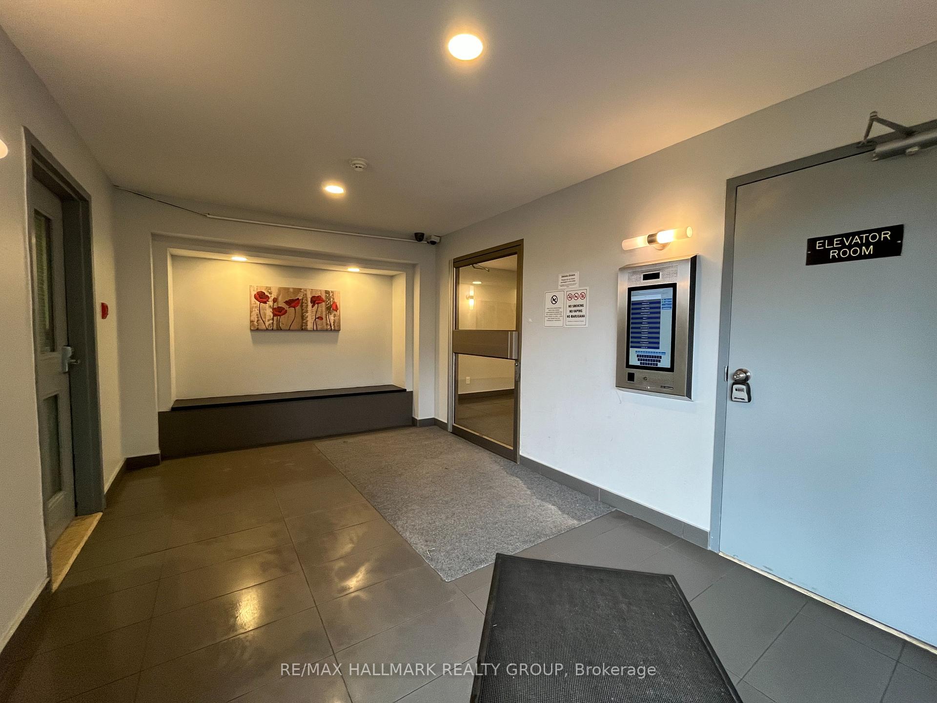 Photo 3 of Unit 403, 214 Viewmount Drive, Ottawa, Borden Farm/Stewart Farm/Carleton Heights/Parkwood Hills — HOMEH