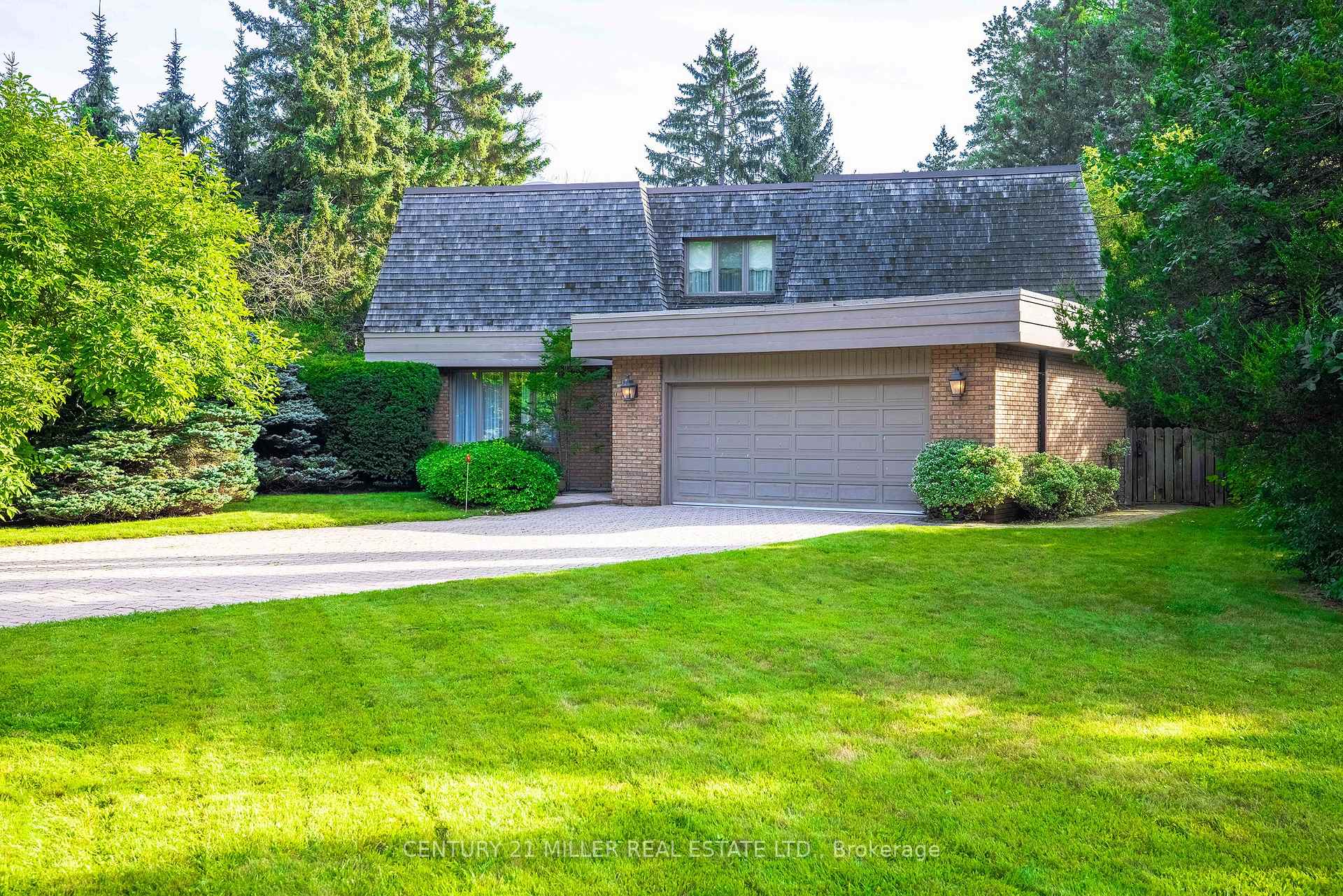 Photo 2 of 16 Colonial Crescent, Oakville, Morrison — HOMEH