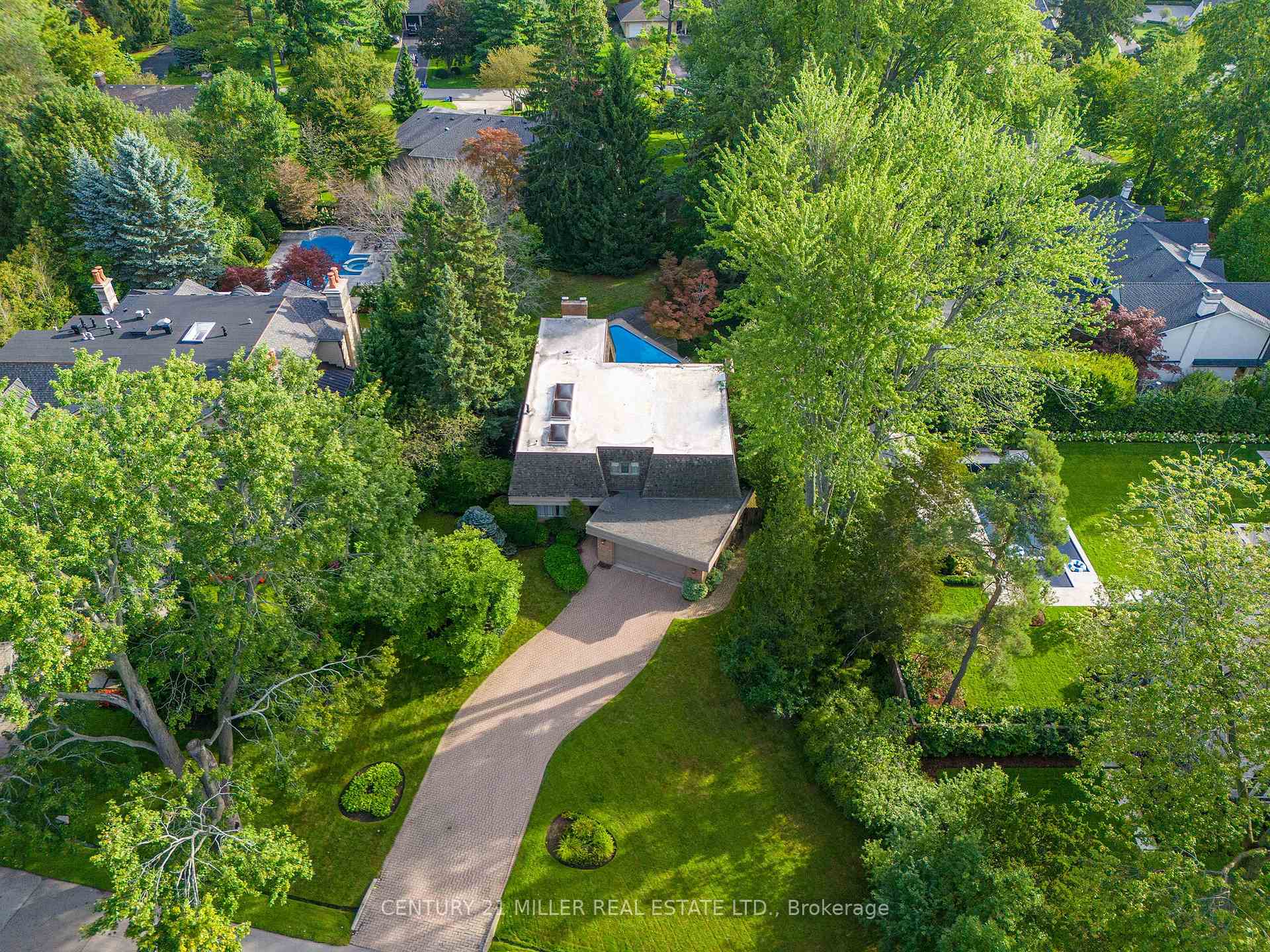 Photo 6 of 16 Colonial Crescent, Oakville, Morrison — HOMEH