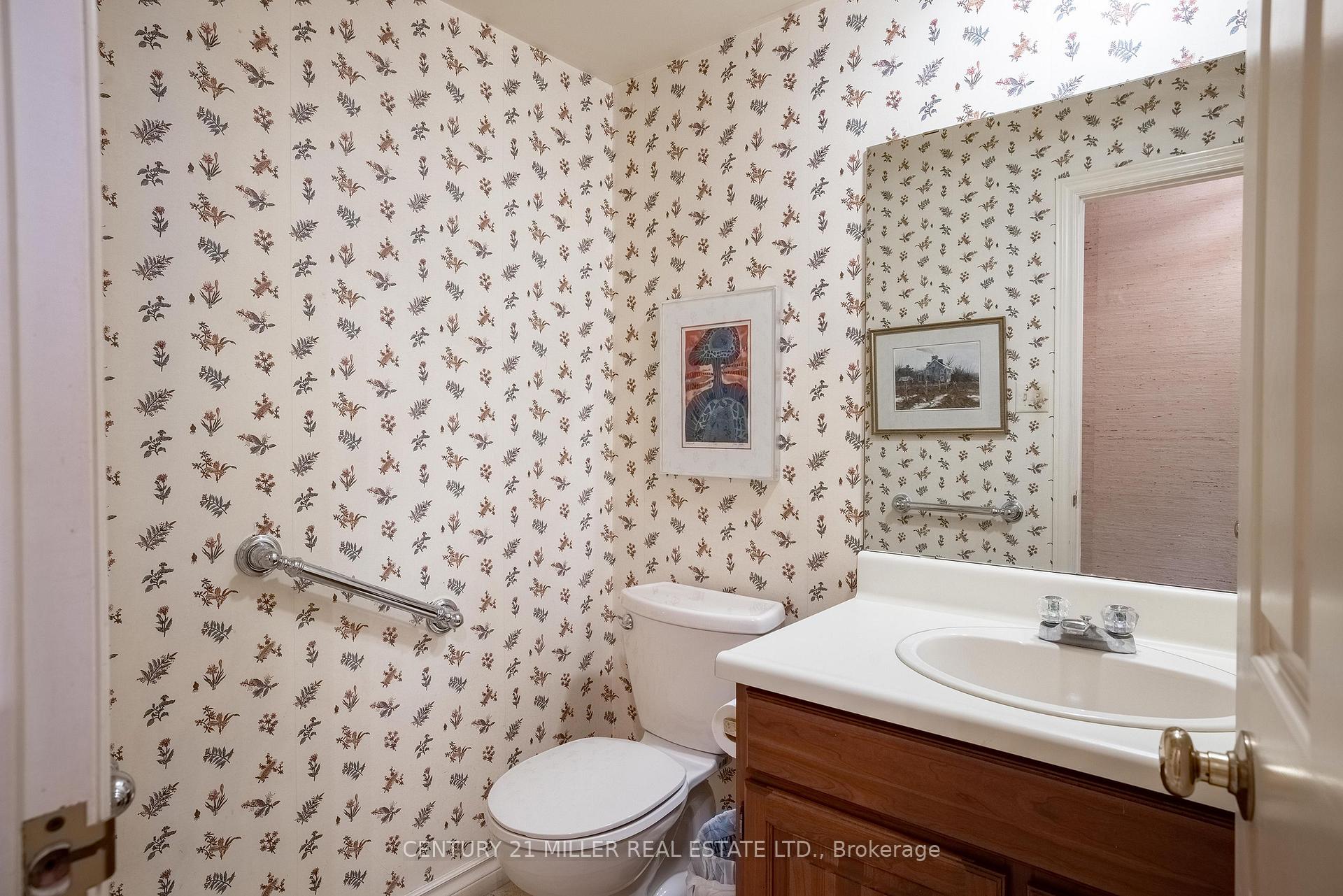 Photo 20 of 16 Colonial Crescent, Oakville, Morrison — HOMEH
