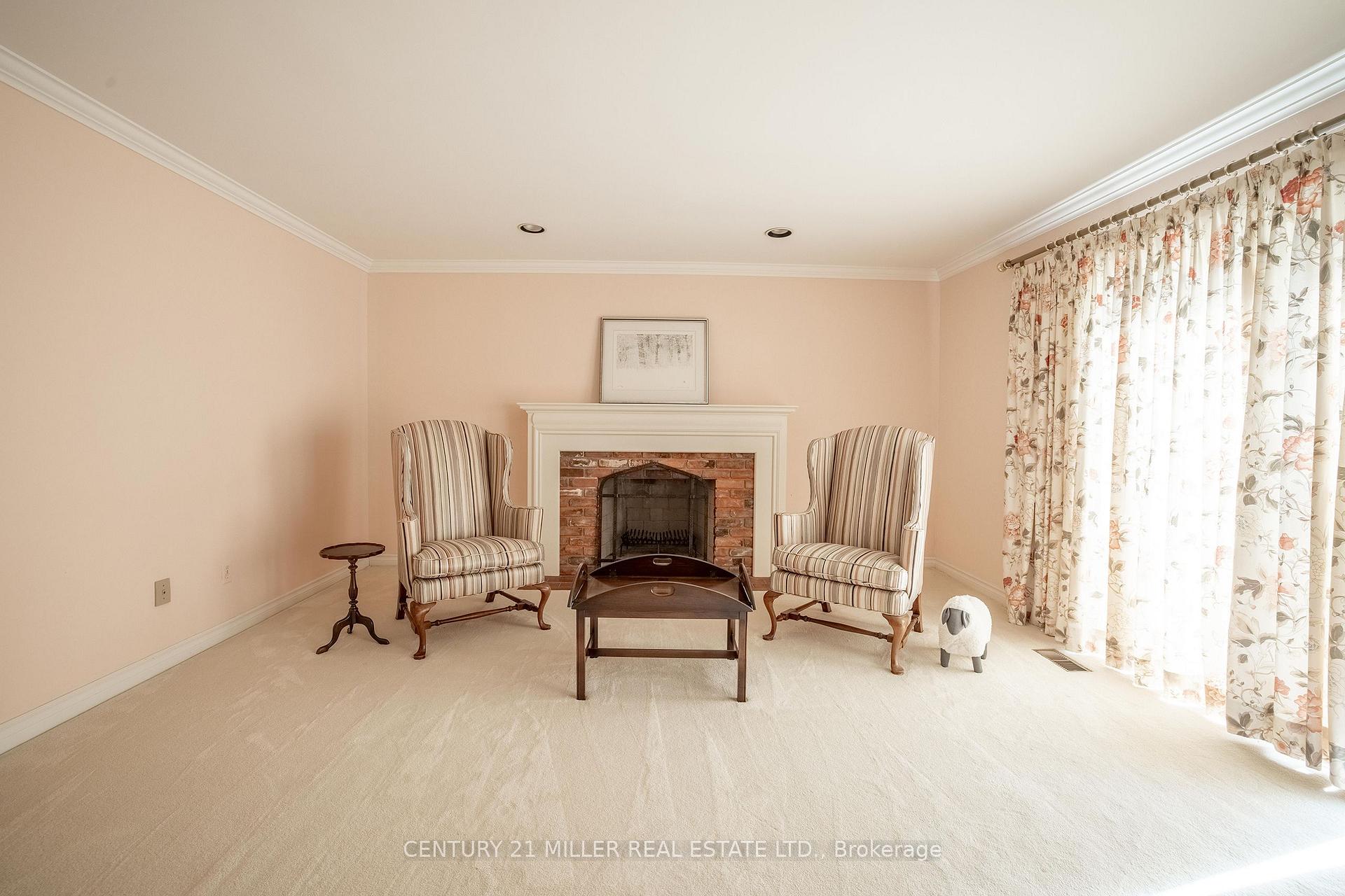 Photo 23 of 16 Colonial Crescent, Oakville, Morrison — HOMEH