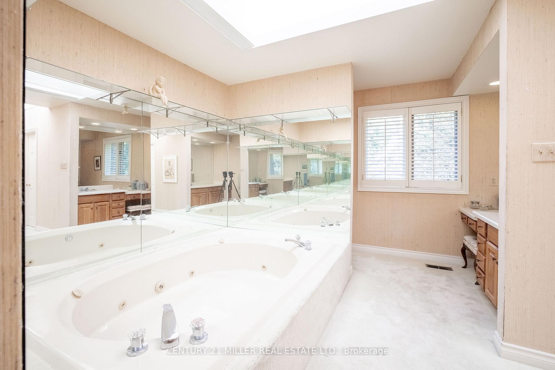 Photo 24 of 16 Colonial Crescent, Oakville, Morrison — HOMEH