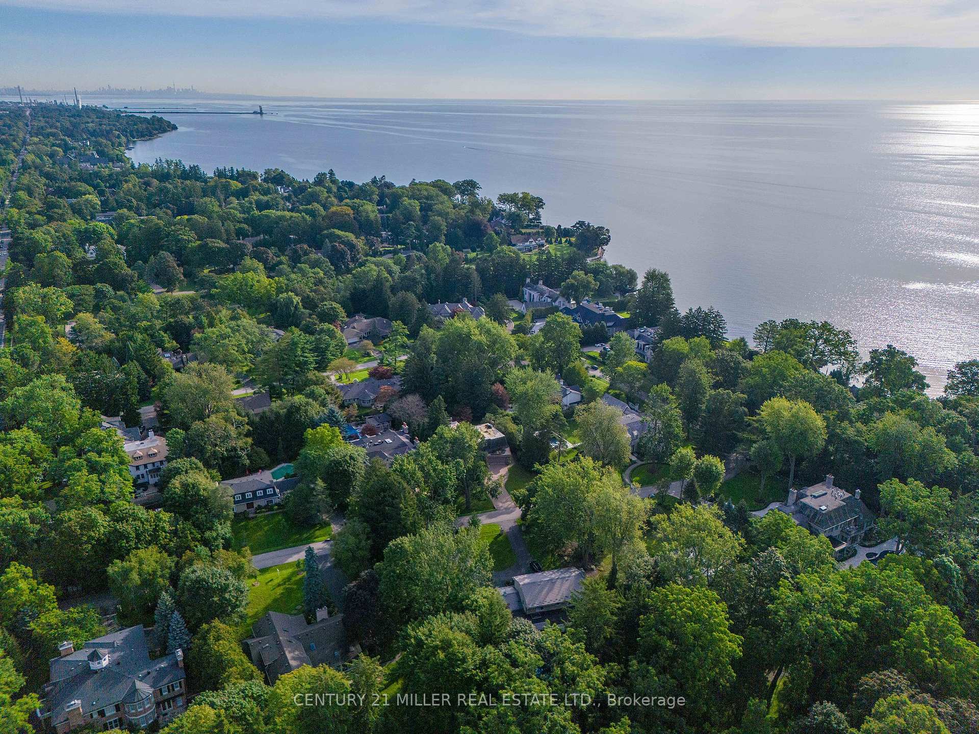 Photo 27 of 16 Colonial Crescent, Oakville, Morrison — HOMEH