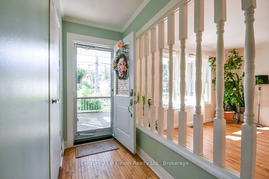 Photo 4 of 258 James Street E, Orillia — HOMEH