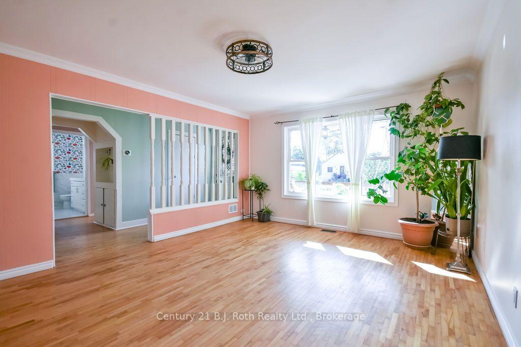Photo 6 of 258 James Street E, Orillia — HOMEH