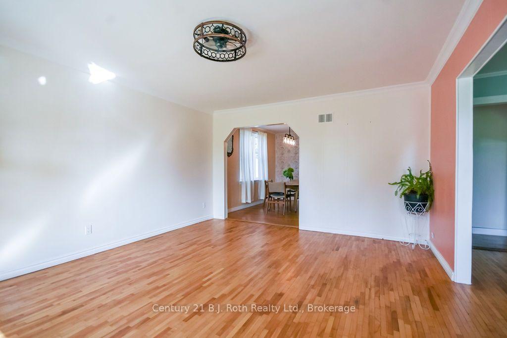 Photo 7 of 258 James Street E, Orillia — HOMEH