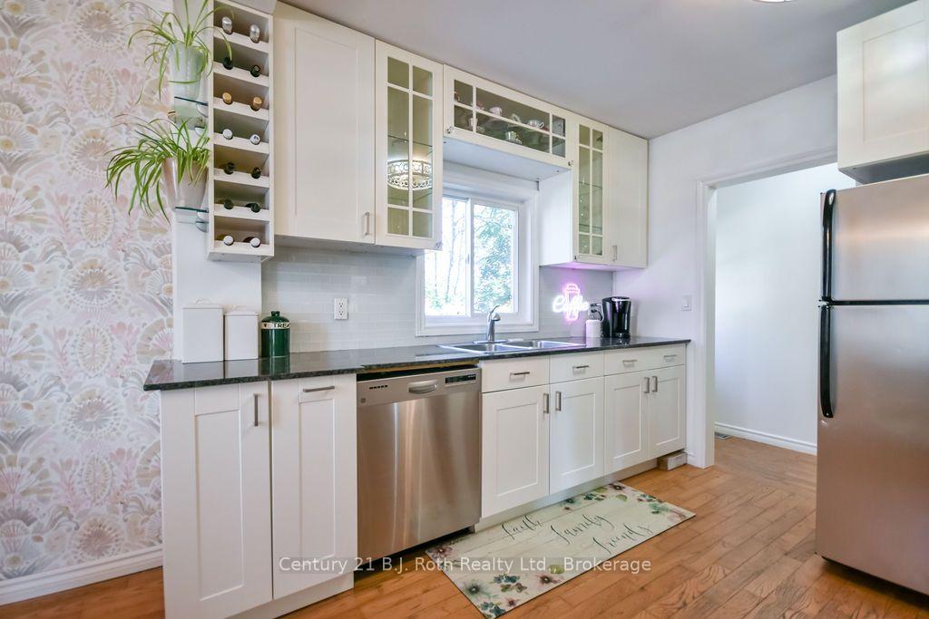 Photo 10 of 258 James Street E, Orillia — HOMEH