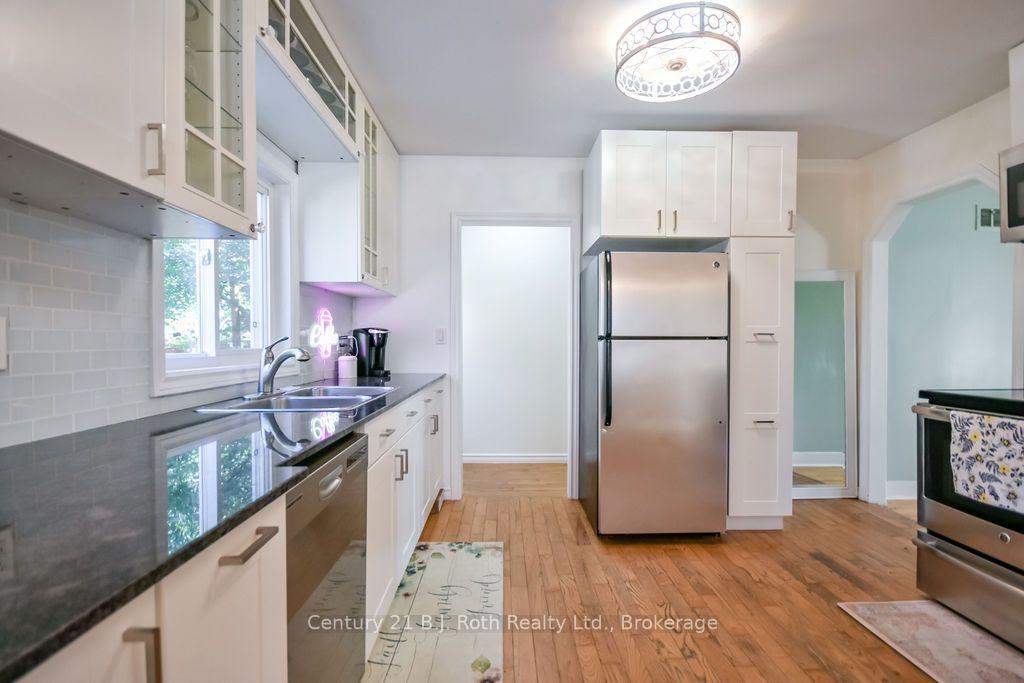 Photo 11 of 258 James Street E, Orillia — HOMEH