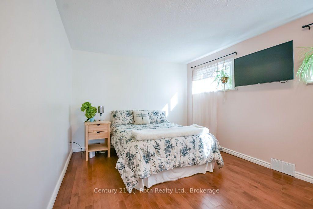 Photo 16 of 258 James Street E, Orillia — HOMEH