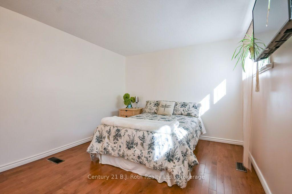 Photo 18 of 258 James Street E, Orillia — HOMEH