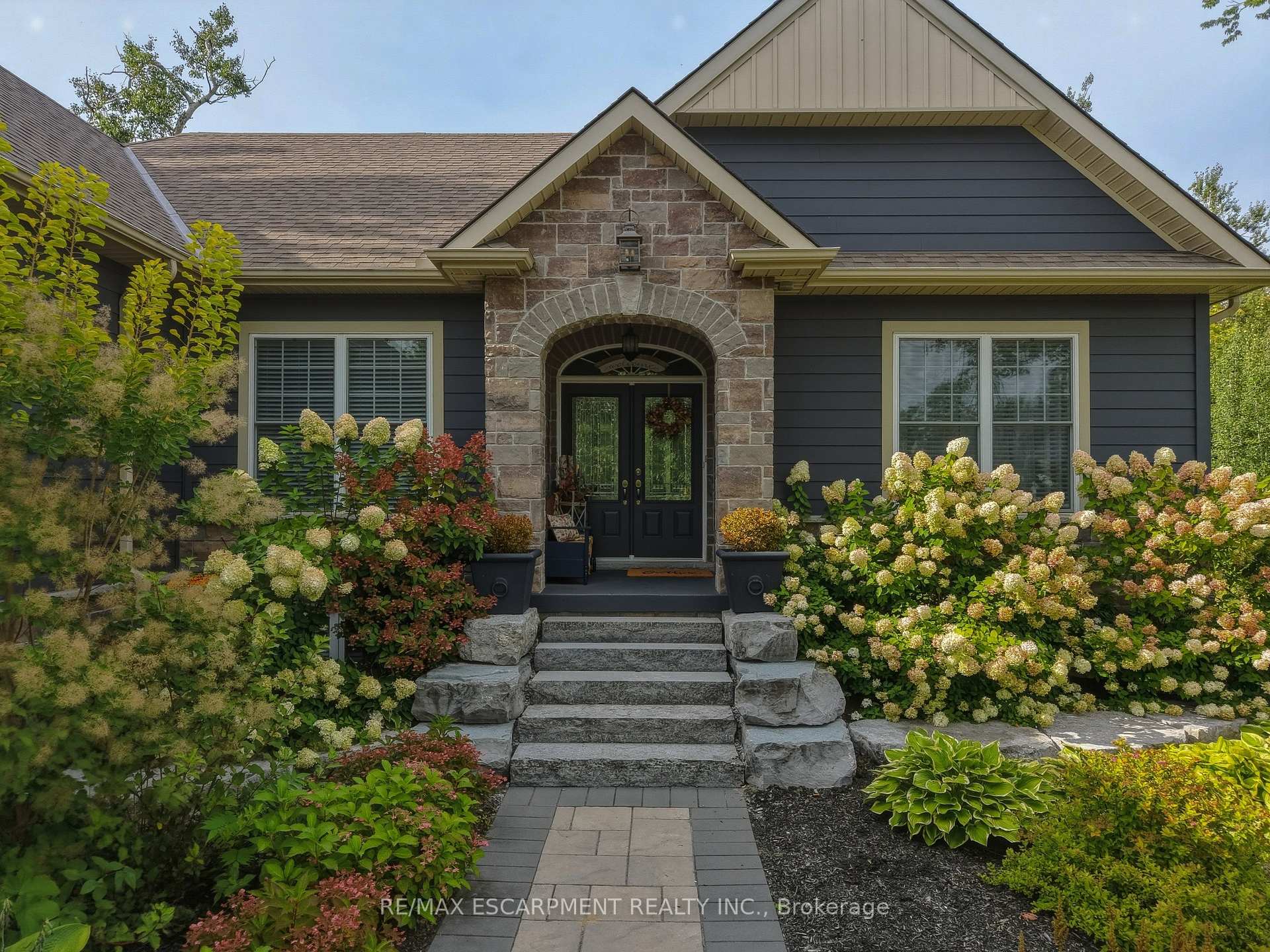 Photo 3 of 2117 Elana Drive, Severn, Marchmont — HOMEH