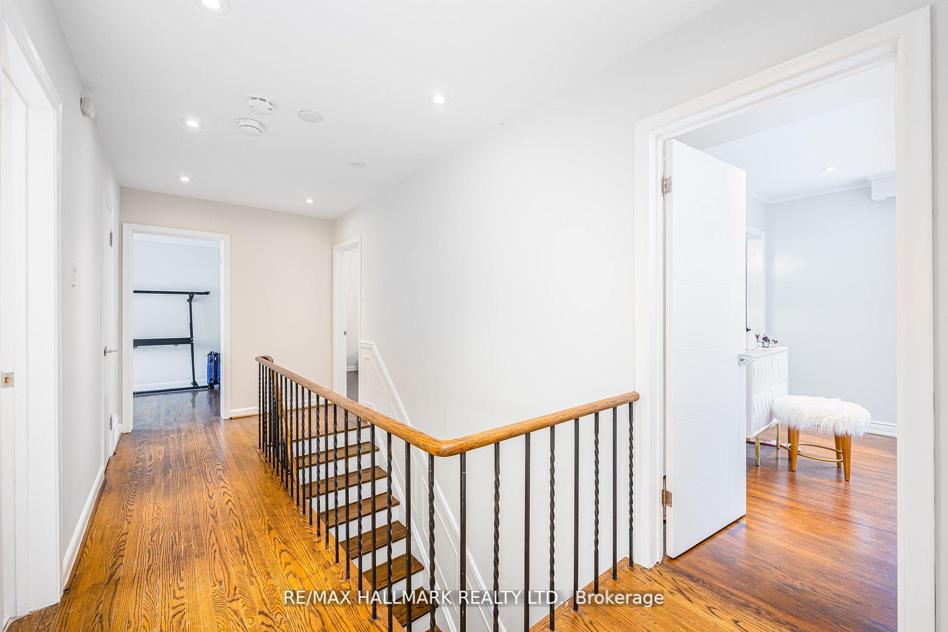 Photo 3 of 16 Paultiel Drive W, North York, Newtonbrook East — HOMEH