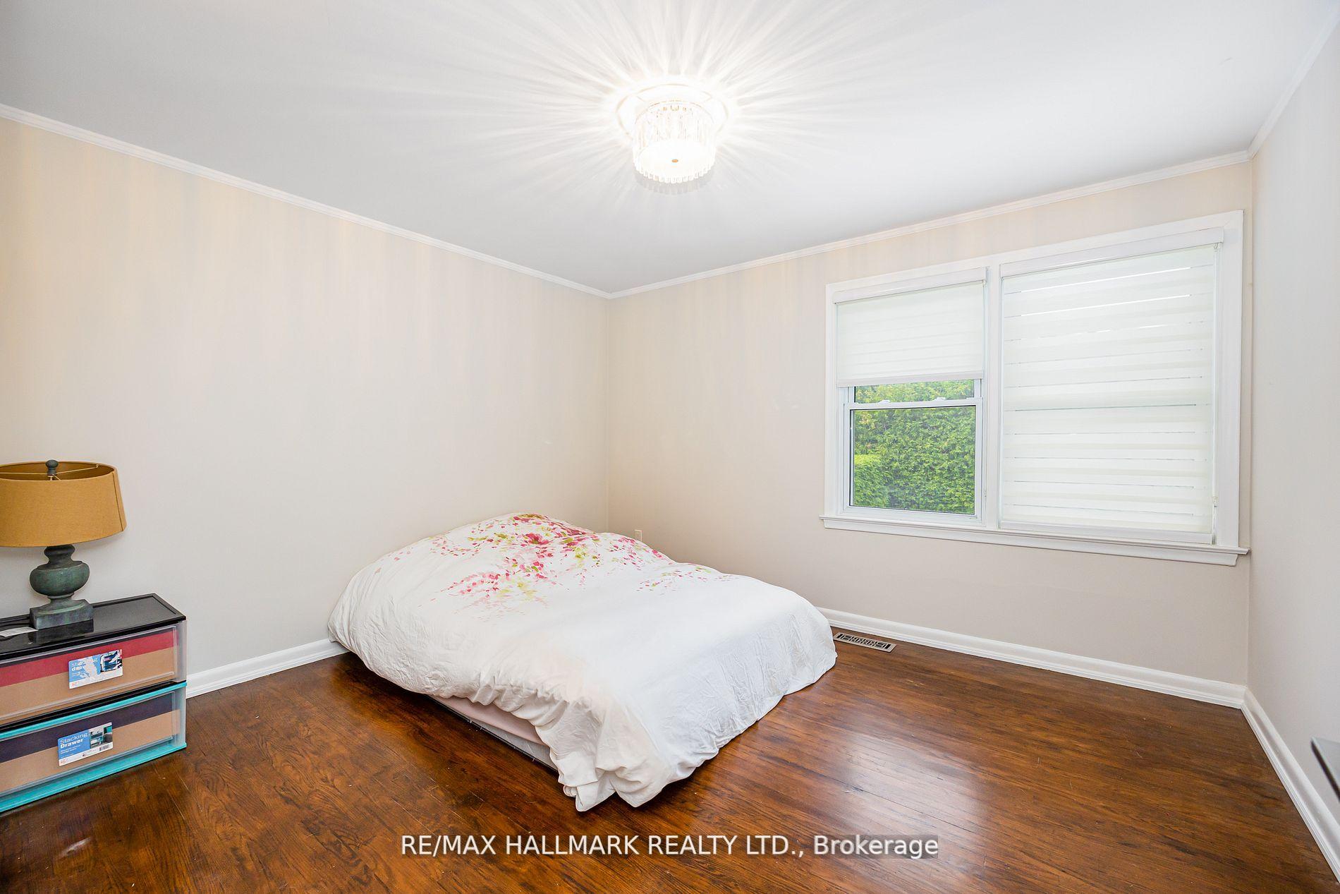 Photo 4 of 16 Paultiel Drive W, North York, Newtonbrook East — HOMEH