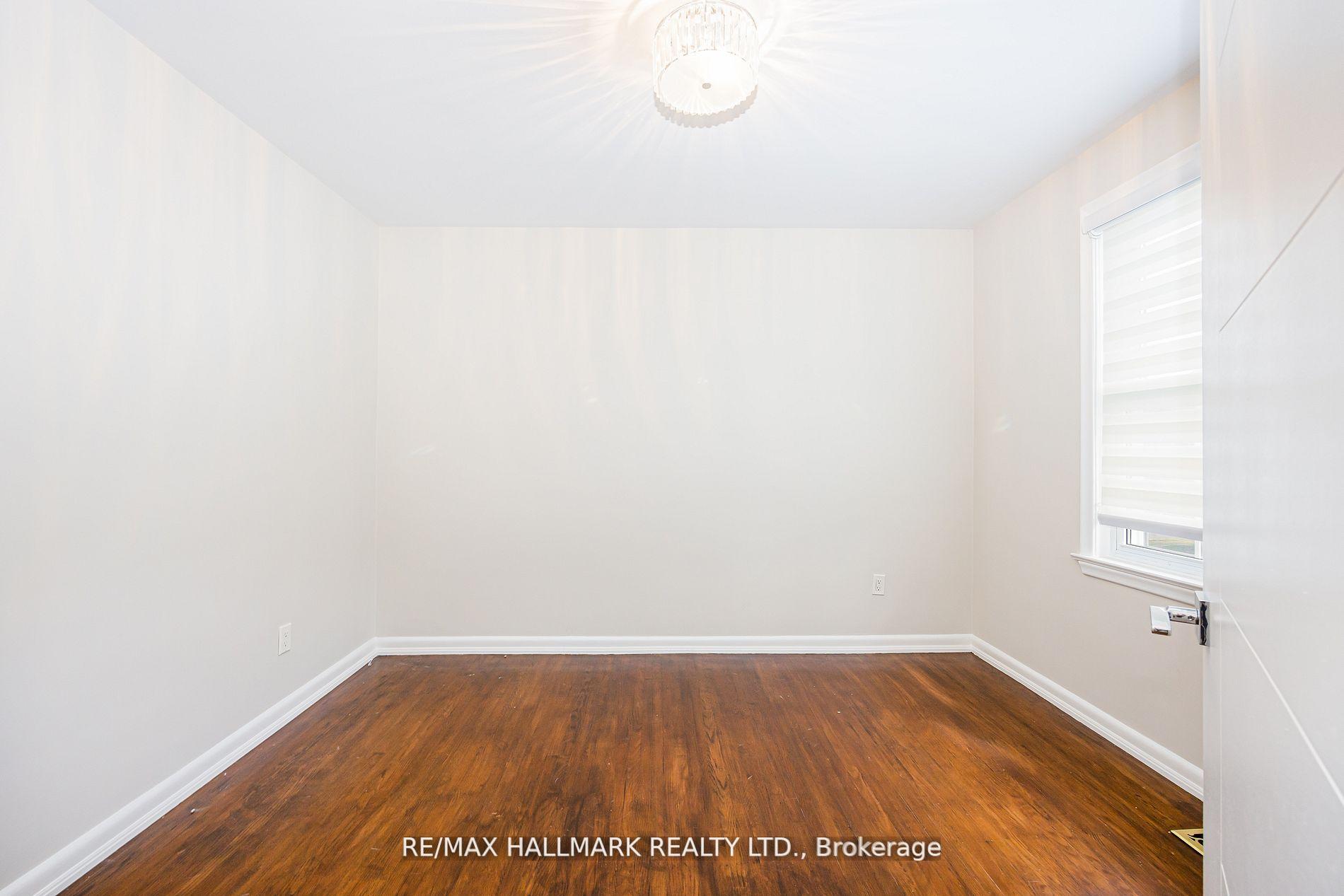 Photo 5 of 16 Paultiel Drive W, North York, Newtonbrook East — HOMEH